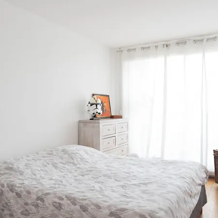 Apartament Spacious Cocoon With 2 Balconies Paryż
