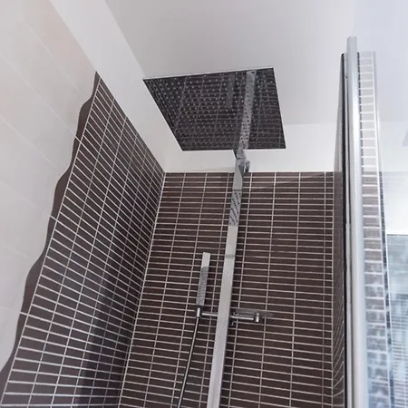 Апартаменты Spacious Cocoon With 2 Balconies Париж