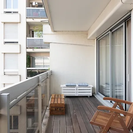 Апартаменты Spacious Cocoon With 2 Balconies
